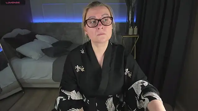 AlexandraKind online show from January 28, 8:47 pm