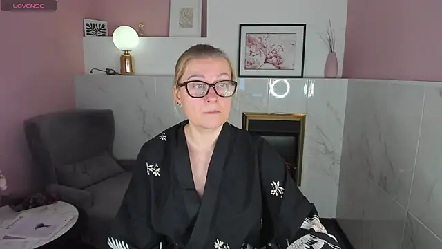 AlexandraKind online show from February 1, 1:41 pm