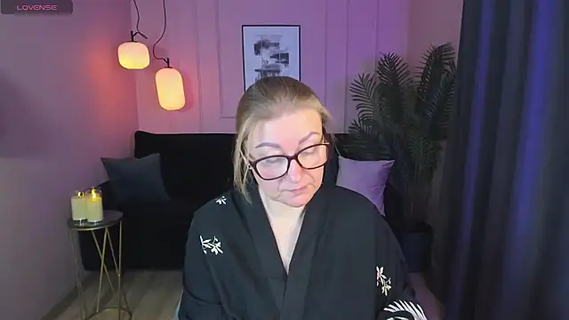 AlexandraKind online show from February 8, 1:54 pm