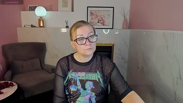 AlexandraKind online show from February 17, 8:41 am