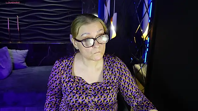 AlexandraKind online show from February 20, 3:01 am