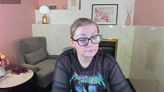 AlexandraKind online show from February 27, 9:54 am