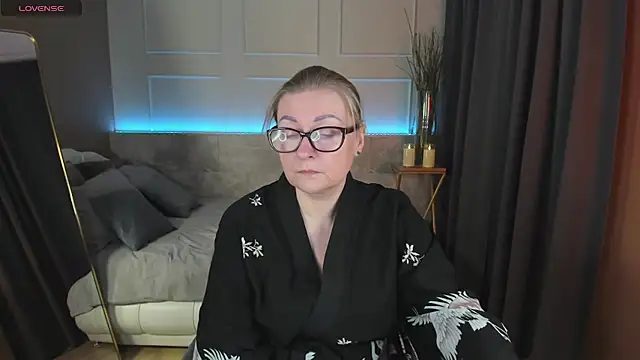 AlexandraKind online show from March 1, 8:53 pm