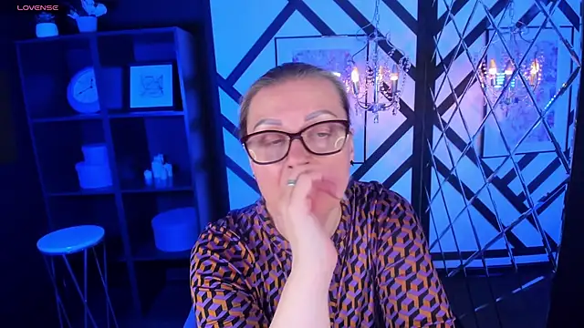 AlexandraKind online show from March 3, 7:39 pm