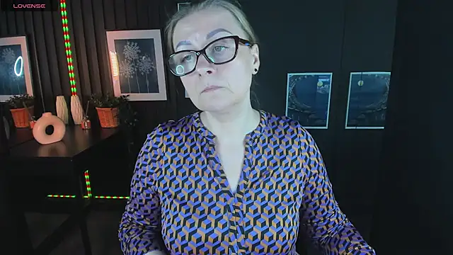 AlexandraKind online show from March 5, 6:01 am