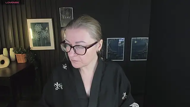 AlexandraKind online show from March 6, 8:48 pm