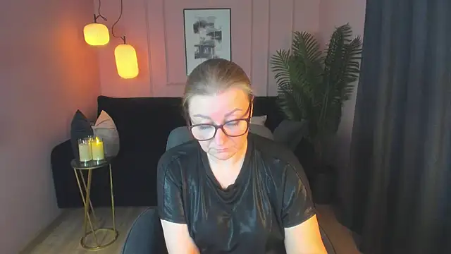 AlexandraKind online show from March 17, 11:00 pm