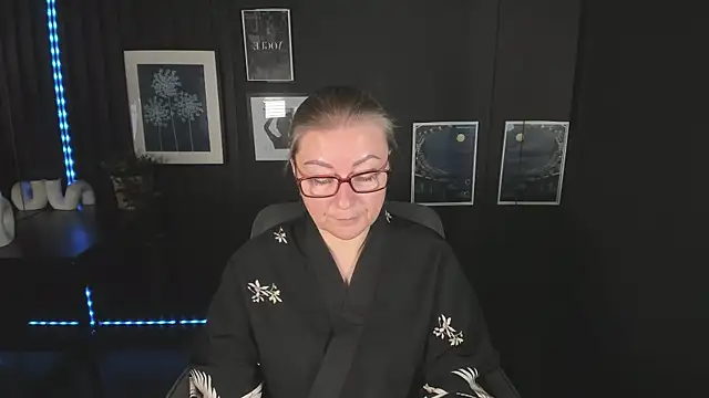 AlexandraKind online show from September 25, 2:10 pm