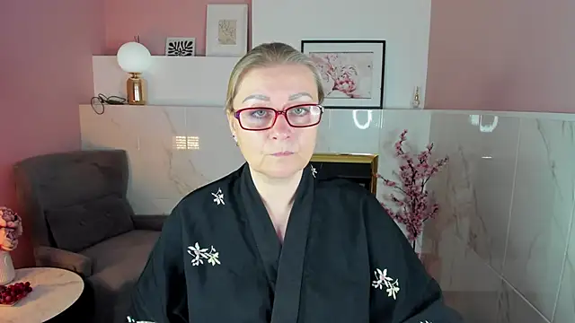 AlexandraKind online show from October 5, 1:31 pm