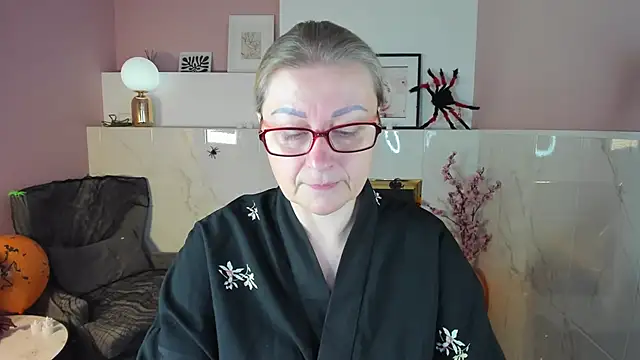 AlexandraKind online show from October 29, 1:35 pm