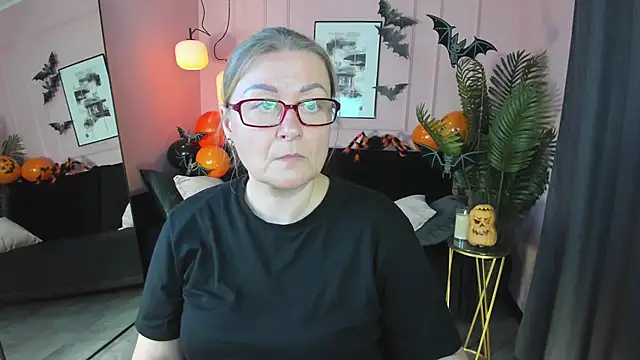 AlexandraKind online show from October 31, 8:43 pm