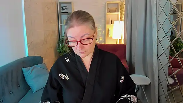 AlexandraKind online show from November 10, 1:43 pm