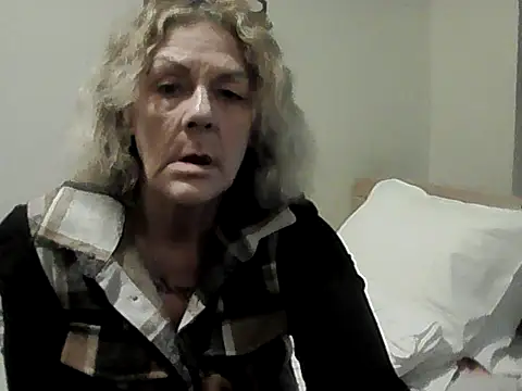 housewife shantie online show from March 16, 2:43 pm