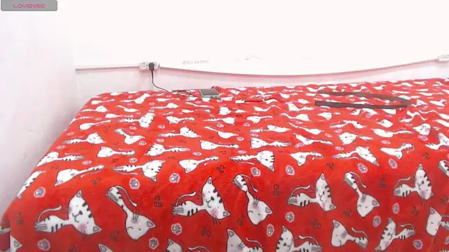 Snapshot of lulu_25_ chatting on December 16, 11:22 am lulu 25 online show from December 16, 11:22 am