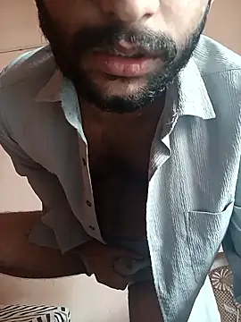 Snapshot of Vignesh3246 chatting on January 11, 5:01 am Vignesh3246 online show from January 11, 5:01 am