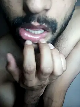 Snapshot of Vignesh3246 chatting on February 11, 2:55 pm Vignesh3246 online show from February 11, 2:55 pm