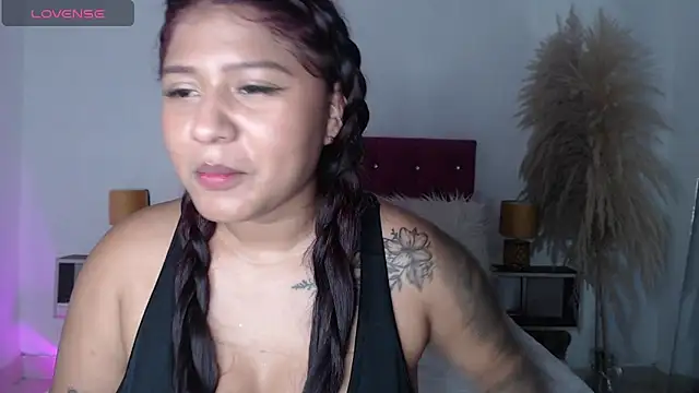 Snapshot of alinakiss chatting on January 12, 3:49 am alinakiss online show from January 12, 3:49 am