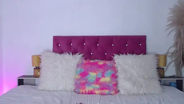 Snapshot of alinakiss chatting on January 28, 8:25 am alinakiss online show from January 28, 8:25 am