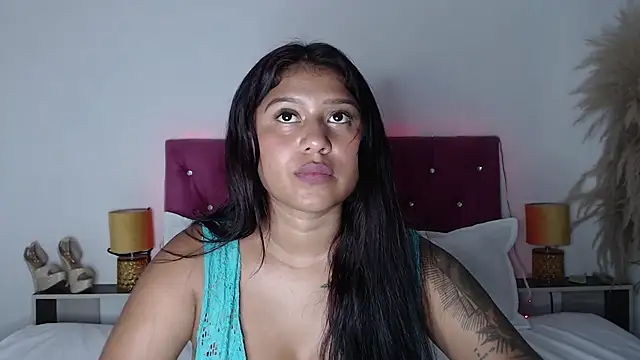 Snapshot of alinakiss chatting on February 4, 5:42 am alinakiss online show from February 4, 5:42 am