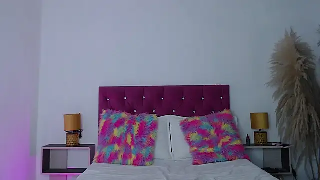 Snapshot of alinakiss chatting on March 17, 3:25 am alinakiss online show from March 17, 3:25 am