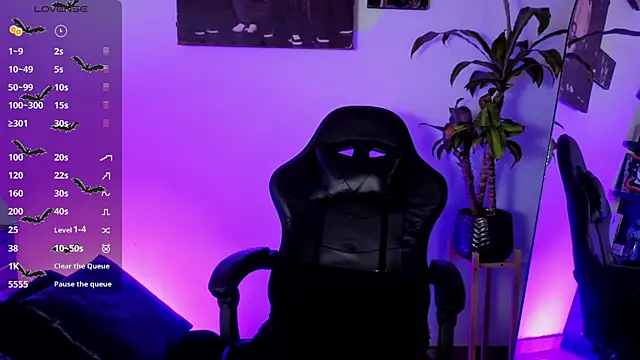 Alisson Wynter online show from December 2, 3:12 am