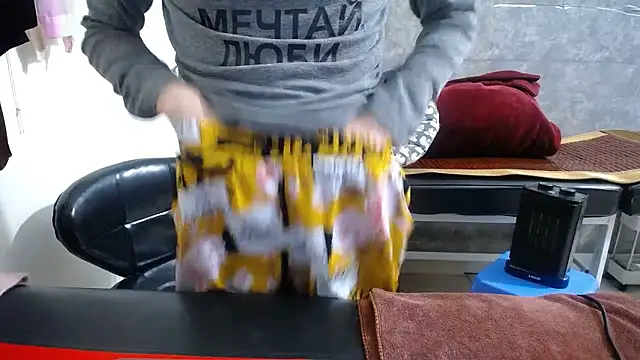 HotQueen online show from January 12, 3:39 pm