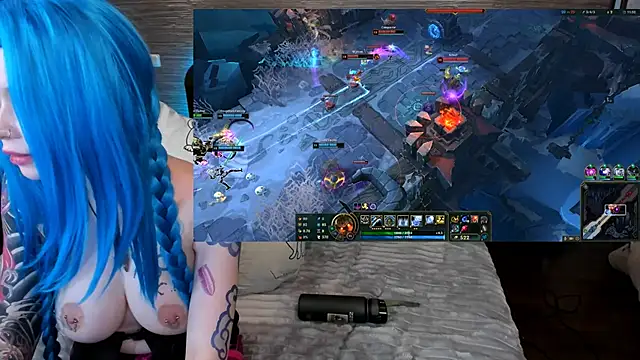 Snapshot of Lust_One_ chatting on January 9, 8:33 pm Lust One online show from January 9, 8:33 pm