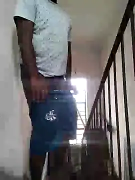 Snapshot of Jeetshine_1234 chatting on December 10, 4:02 am Jeetshine 1234 online show from December 10, 4:02 am