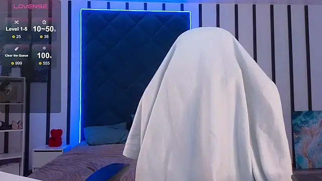 MeganFoxy11 online show from December 29, 1:38 pm