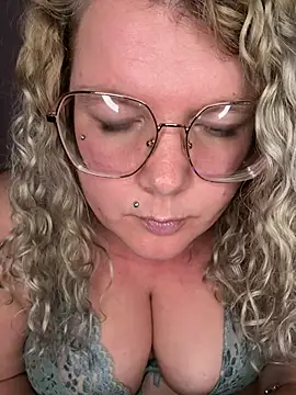 CurvyAnonymousGirl89 online show from February 16, 4:53 pm