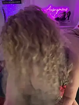 CurvyAnonymousGirl89 online show from February 3, 8:47 pm