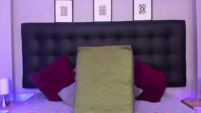 Snapshot of MeleekXXX_ chatting on February 5, 7:53 pm MeleekXXX online show from February 5, 7:53 pm