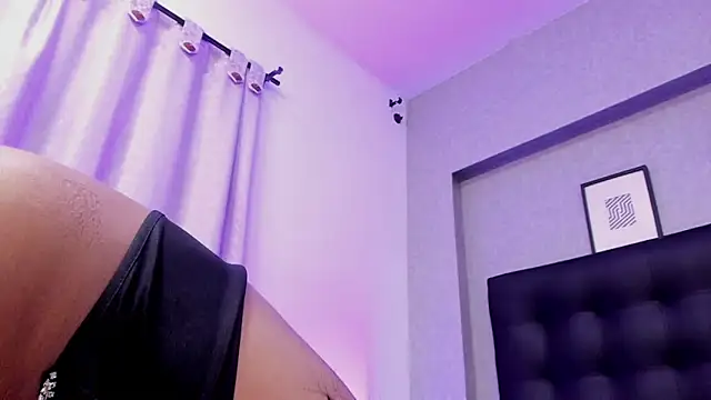 Snapshot of MeleekXXX_ chatting on February 27, 10:53 pm MeleekXXX online show from February 27, 10:53 pm