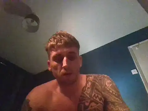 Snapshot of freddie90908 chatting on December 10, 12:39 am freddie90908 online show from December 10, 12:39 am