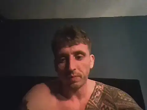 Snapshot of freddie90908 chatting on December 10, 3:41 am freddie90908 online show from December 10, 3:41 am