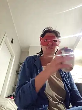 Snapshot of Vagabondainnamorata chatting on January 17, 3:33 am Vagabondainnamorata online show from January 17, 3:33 am