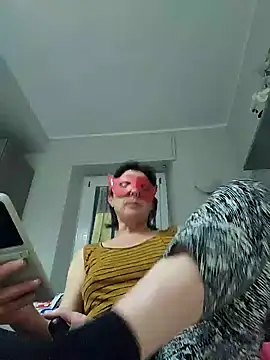 Snapshot of Vagabondainnamorata chatting on February 18, 7:21 pm Vagabondainnamorata online show from February 18, 7:21 pm