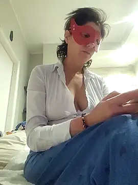 Snapshot of Vagabondainnamorata chatting on March 16, 5:44 am Vagabondainnamorata online show from March 16, 5:44 am