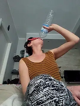 Snapshot of Vagabondainnamorata chatting on March 24, 4:45 pm Vagabondainnamorata online show from March 24, 4:45 pm