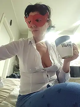 Snapshot of Vagabondainnamorata chatting on April 3, 3:48 am Vagabondainnamorata online show from April 3, 3:48 am