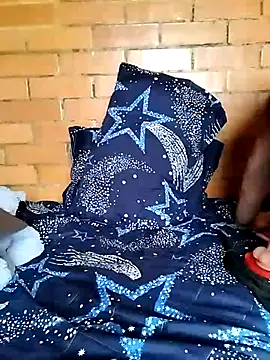 Snapshot of Scarlett45_ chatting on February 18, 3:10 pm Scarlett45 online show from February 18, 3:10 pm