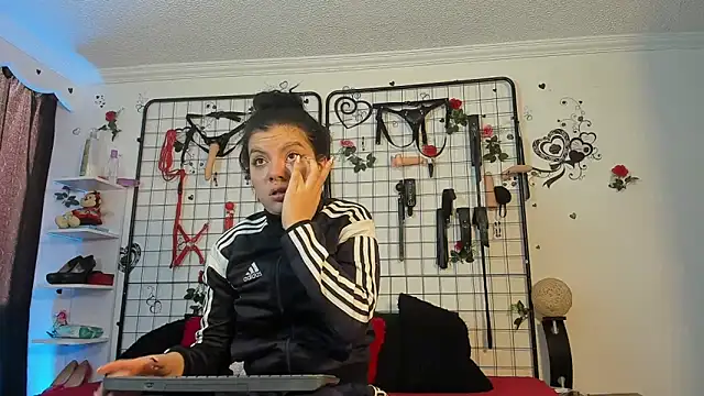 abby eemily online show from December 17, 12:33 pm