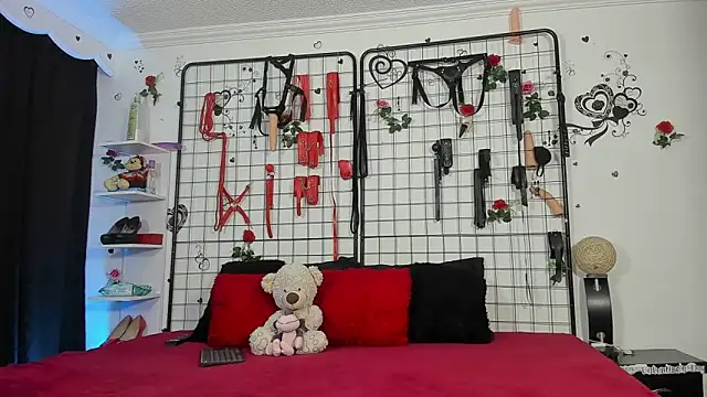 abby eemily online show from December 18, 12:00 pm