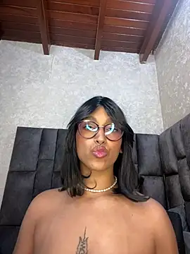 Snapshot of LollaByer chatting on March 6, 9:09 pm LollaByer online show from March 6, 9:09 pm