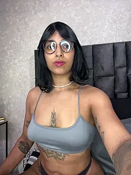 Snapshot of LollaByer chatting on March 8, 10:34 pm LollaByer online show from March 8, 10:34 pm