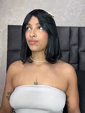 Snapshot of LollaByer chatting on March 9, 9:03 pm LollaByer online show from March 9, 9:03 pm