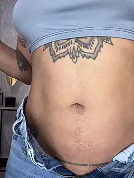 Snapshot of LollaByer chatting on March 15, 10:44 pm LollaByer online show from March 15, 10:44 pm