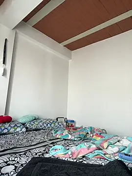 Snapshot of LollaByer chatting on March 20, 9:02 pm LollaByer online show from March 20, 9:02 pm