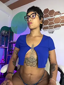 Snapshot of LollaByer chatting on September 24, 1:42 am LollaByer online show from September 24, 1:42 am