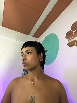 Snapshot of LollaByer chatting on September 27, 10:48 pm LollaByer online show from September 27, 10:48 pm